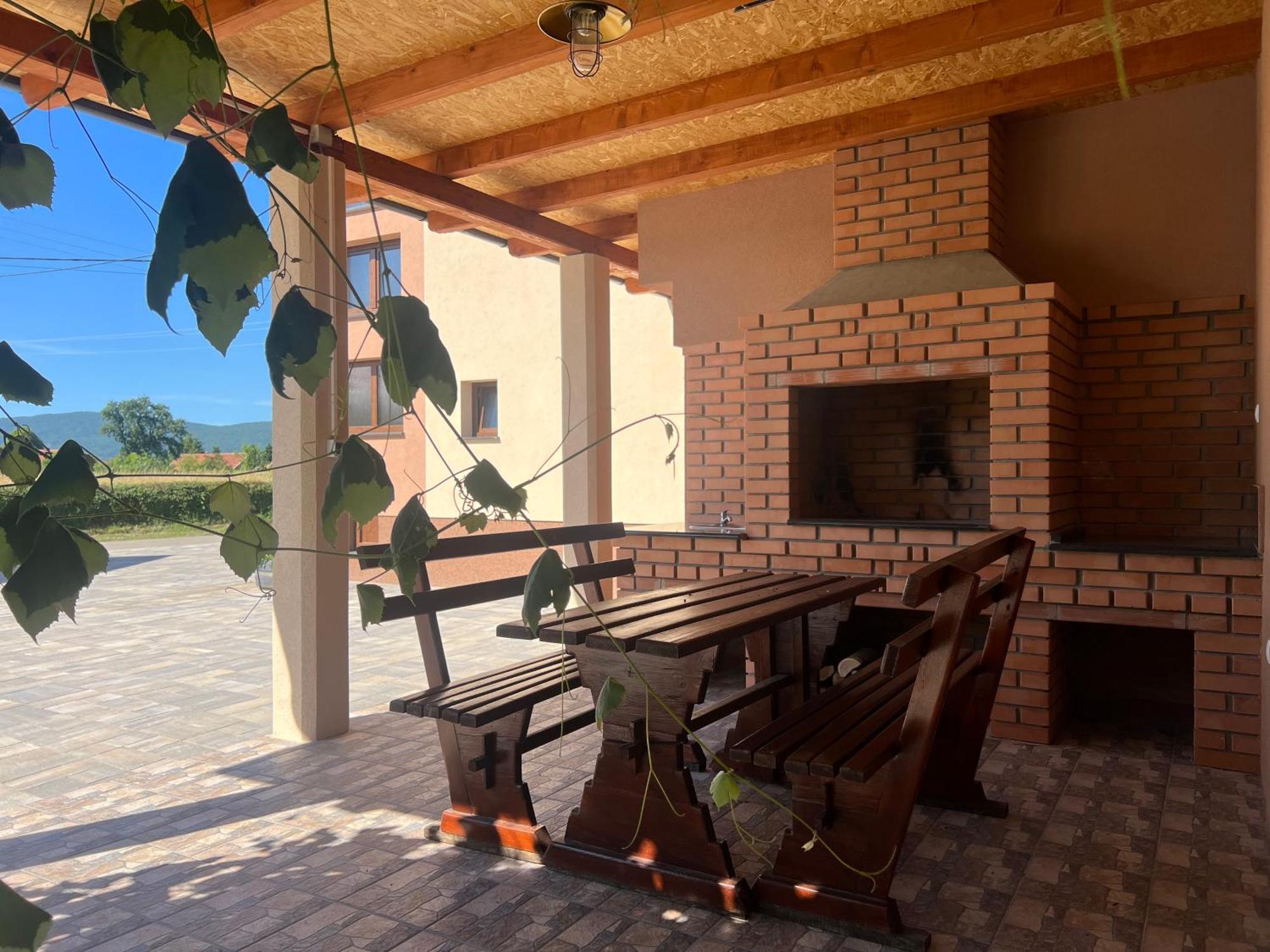 Zen Den Apartments Otočac Екстериор снимка