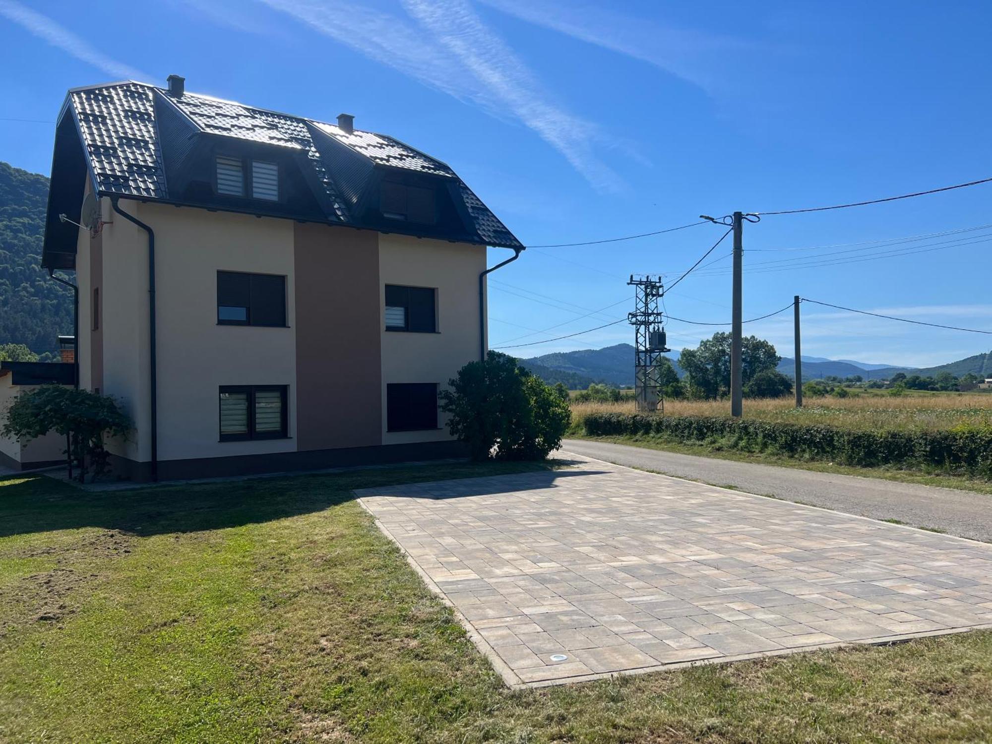 Zen Den Apartments Otočac Екстериор снимка