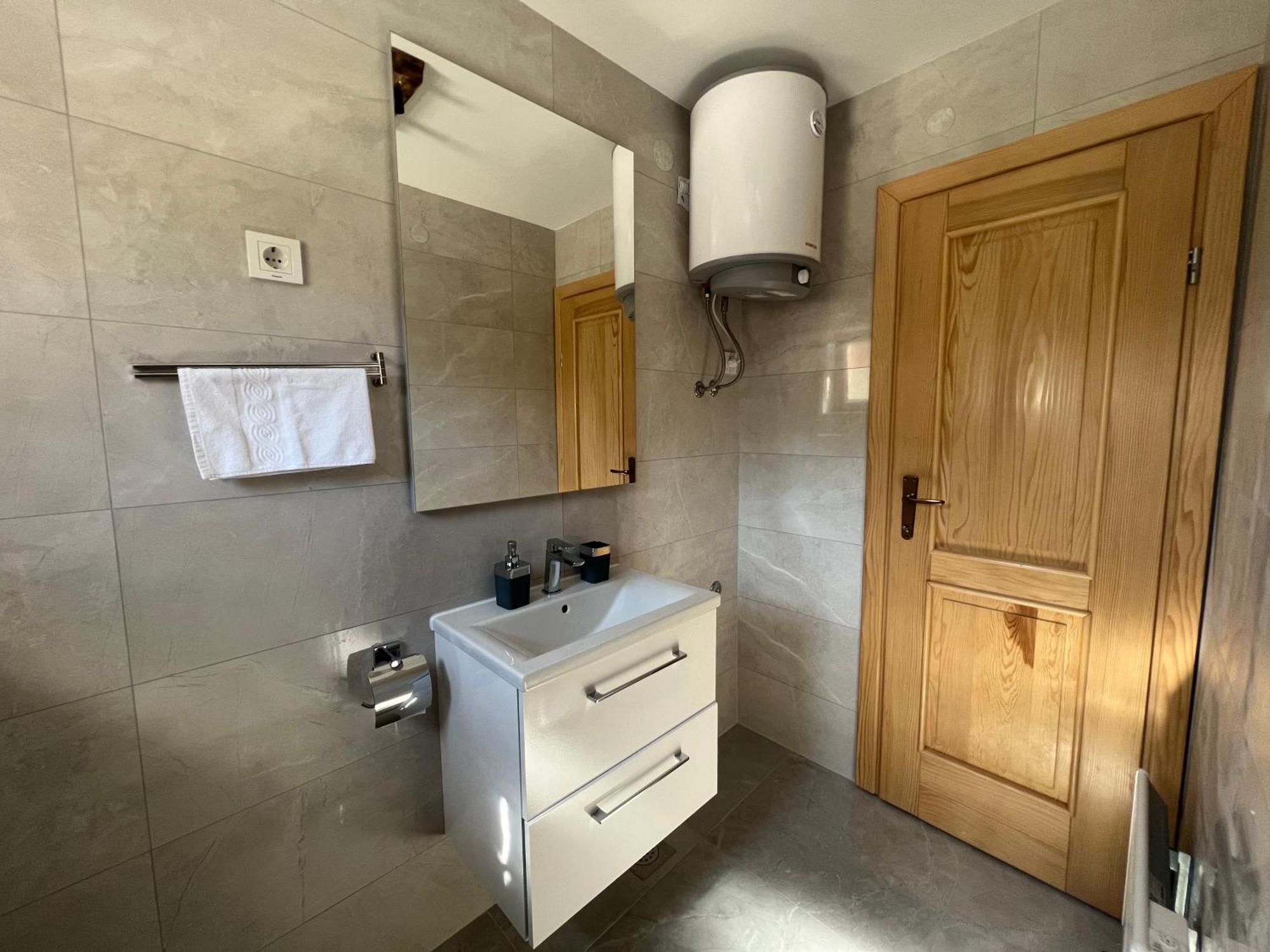 Zen Den Apartments Otočac Екстериор снимка